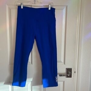 Lorna Jane bright blue legging capris. Super control and comfy
